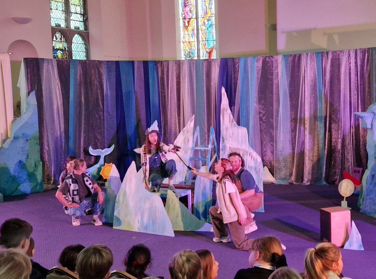fionalarkin13's tweet photo. One more show in Fife, and then we pack up and head to Cumbernauld.
Delighted that we will be joined by @suzanne30140549 @PaperBallScot and @vtaferguson 
Can't wait to welcome you. https://t.co/ttb5NygeW5