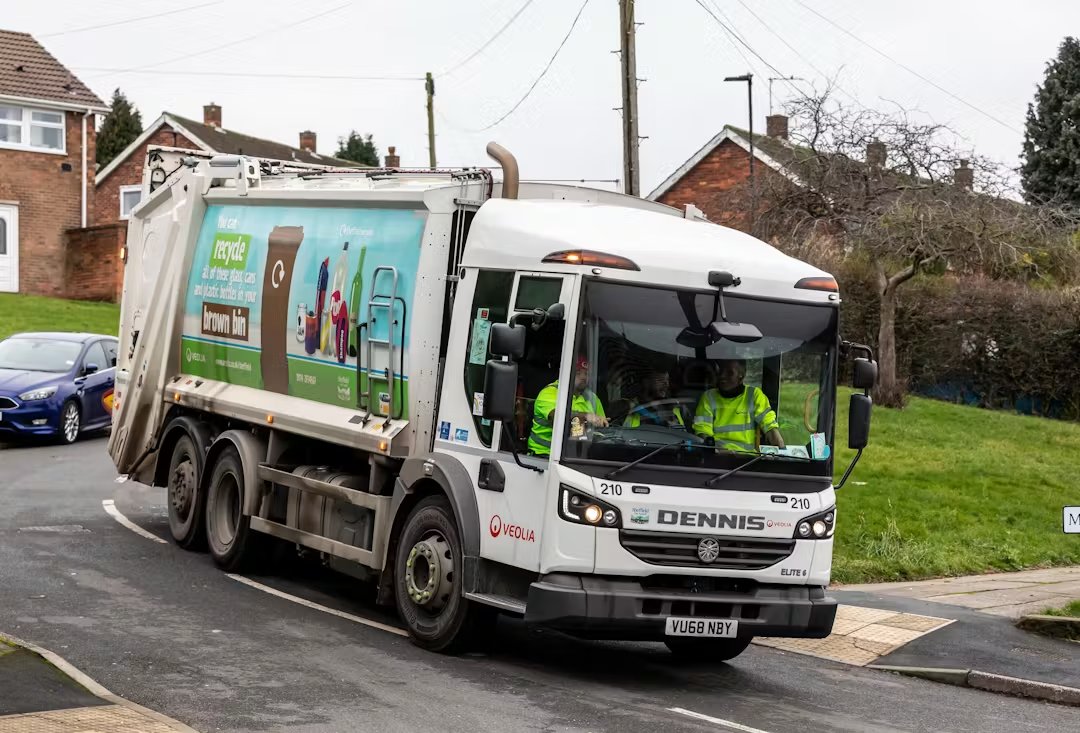 If you live in a flat in Sheffield, could you fill in this quick survey about recycling facilities please?  It closes this weekend so do it now!

The more responses, the better the info. It only take a moment.