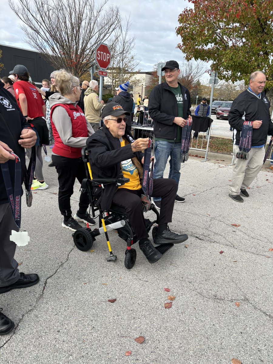 Toledo’s OG runner. Ran NCAA XC in 1951, and Boston every year in the 50s and 60s when participation was barely 200. Started a half marathon in 1968, now the 6th oldest in the USA. Still hands out finisher’s medals.
