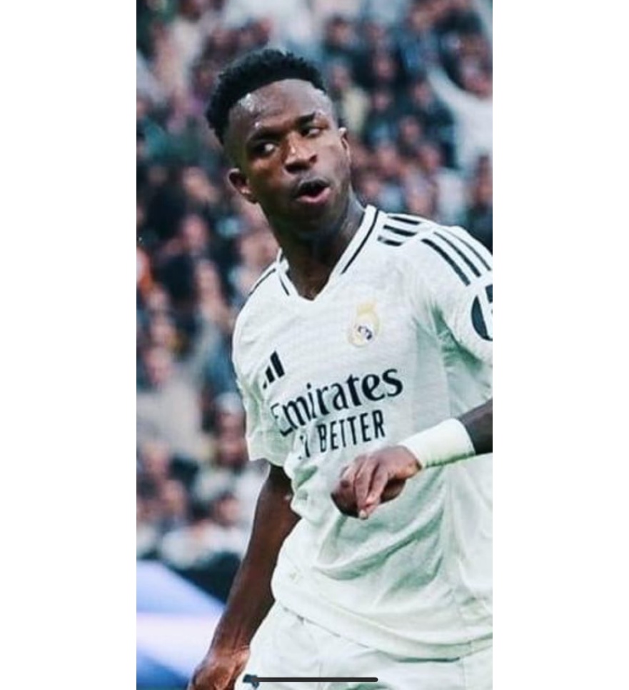 TrollFootball's tweet photo. Vinicius cheated on the No Look goal 😭 https://t.co/cvO8WPwa2y