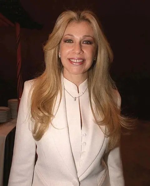 #9Nov || Es Noticias 🗞️📻 

Lamentablemente 🔽

Falleció #ErnestinaSodi  hermana de Thalía y madre de Camila Sodi descanse en paz.
 🖤🤍

 #Thalia <a href="/thalia/">Thalia</a>  #CamilaSodi