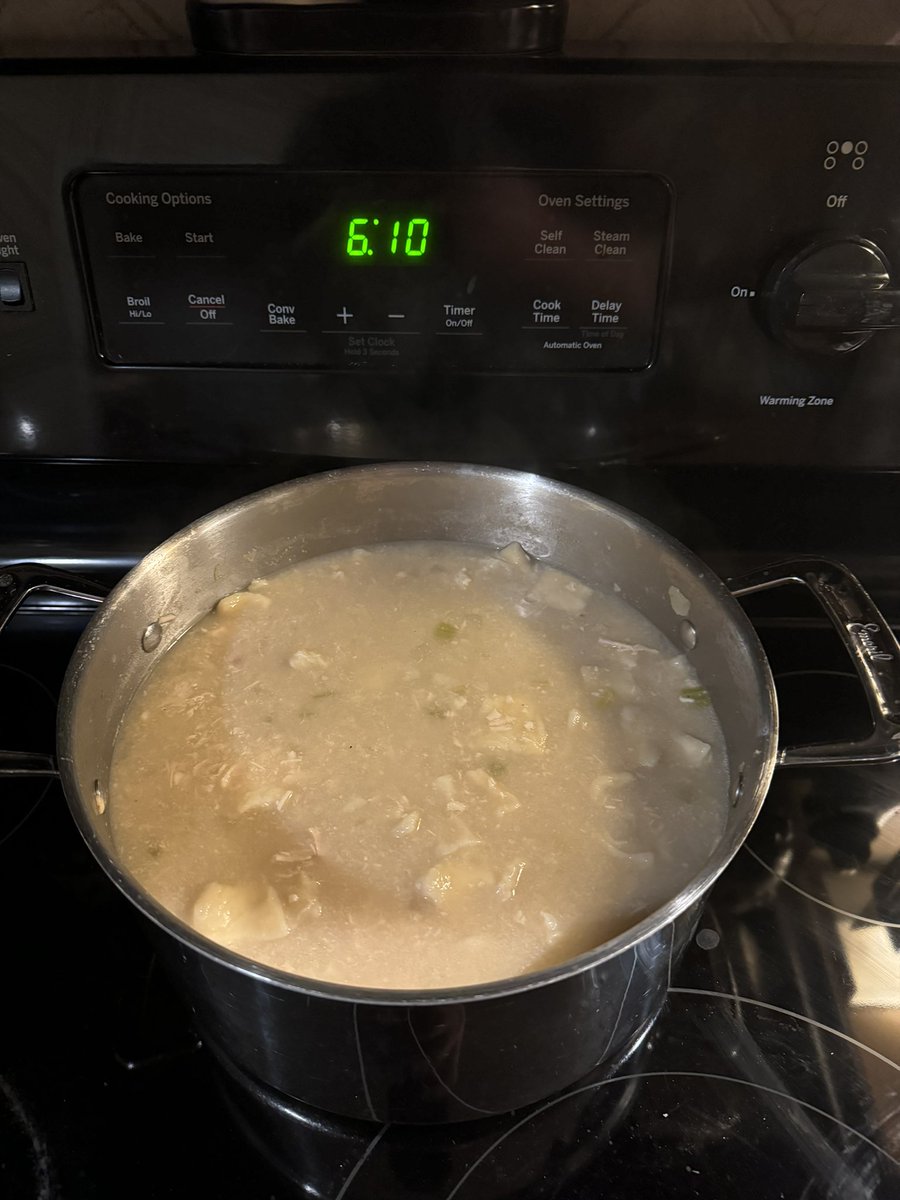 cwgleason7's tweet photo. Get up! Its game day! Been up since 4:30am making chicken and dumplings for the tailgate today! #Vandy #Lot2 https://t.co/UzsGBbpDAl