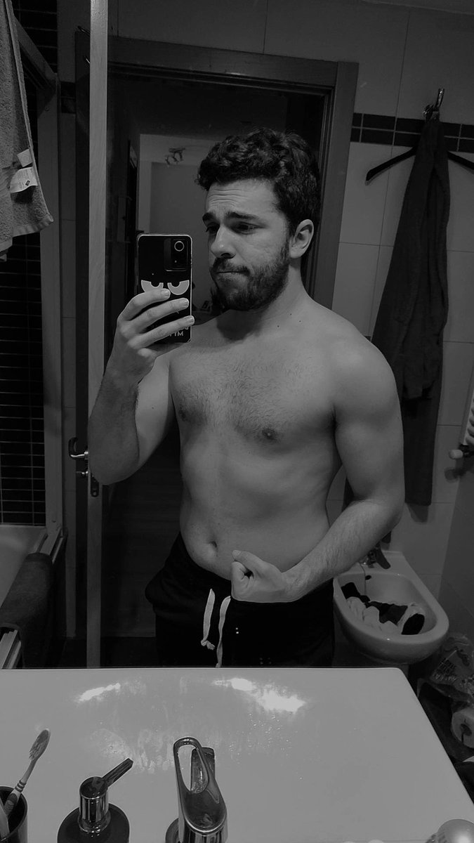 MaMuHi's tweet image. ¡Gym de la semana cumplido! 3/3 💪🏼

Pd: No siento las piernas