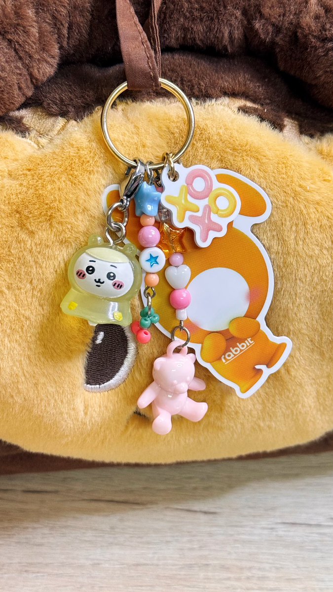 kimmeesoh's tweet photo. ตั้งแต่ซื้อ Rabbit Charm มา ก็หาน้องมาห้อยเปลี่ยนเรื่อยๆ รอบนี้เปลี่ยนจากน้องจี้มาเป็นน้องแฮมทาโร่🐹🧡🧡🧡 #Rabbitcard #RabbitCharm #บัตรแรบบิท https://t.co/5QCfsemmVn
