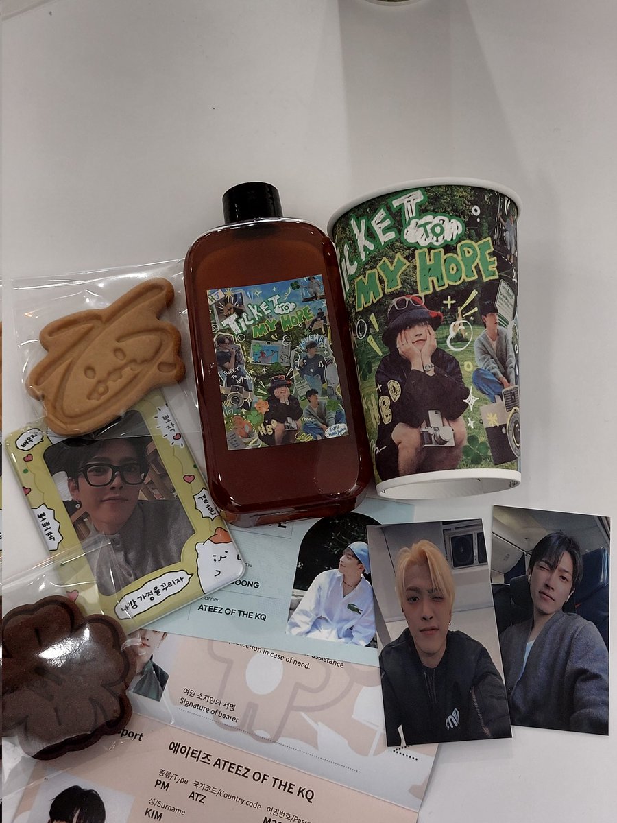 HJ____lover's tweet photo. 제 취향인 사진들만 가득해서
하염없이 쳐다보고 왔던...💚
눈호강 제대로 하고 왔어요
이쁜 공간 감사해요💚

#Ticket_to_my_hope
#나의_행운_홍중 https://t.co/KZXHaec3l1
