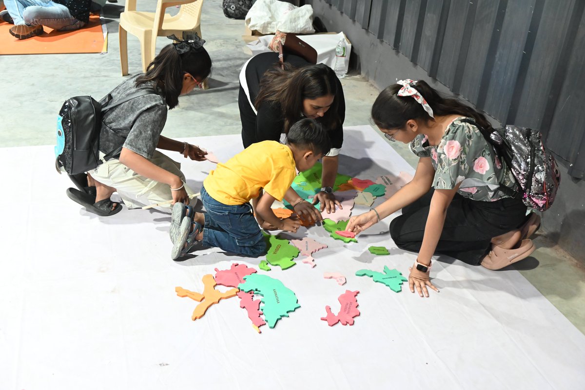 GujScienceCity's tweet photo. Unleashing the thrill of logic and creativity at Gujarat Science City! Visitors are captivated by engaging puzzles and mind games, in collaboration with CCL-IIT Gandhinagar. #MindGames #ScienceFun #ExploreScienceCity @PMOIndia @indiadst @CMOGuj @dstgujarat @jbvadar @InfoGujarat @drvrajesh @ccl_iitgn