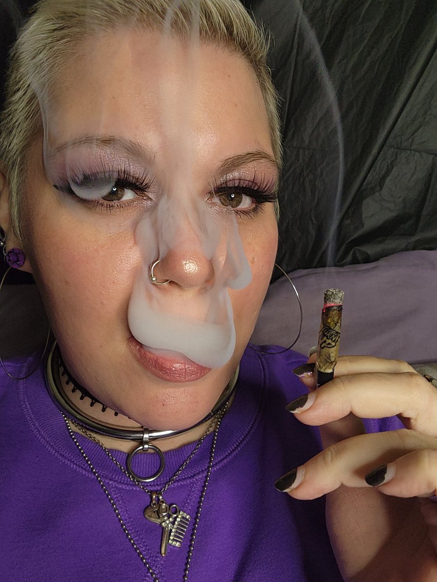 Enjoying this pre roll of #zaza from <a href="/turntupcom/">Turnt Up</a> 

#Mmemberville #420  #weedsmokers #puffpuffpass #cannabisculture #CannabisCommunity