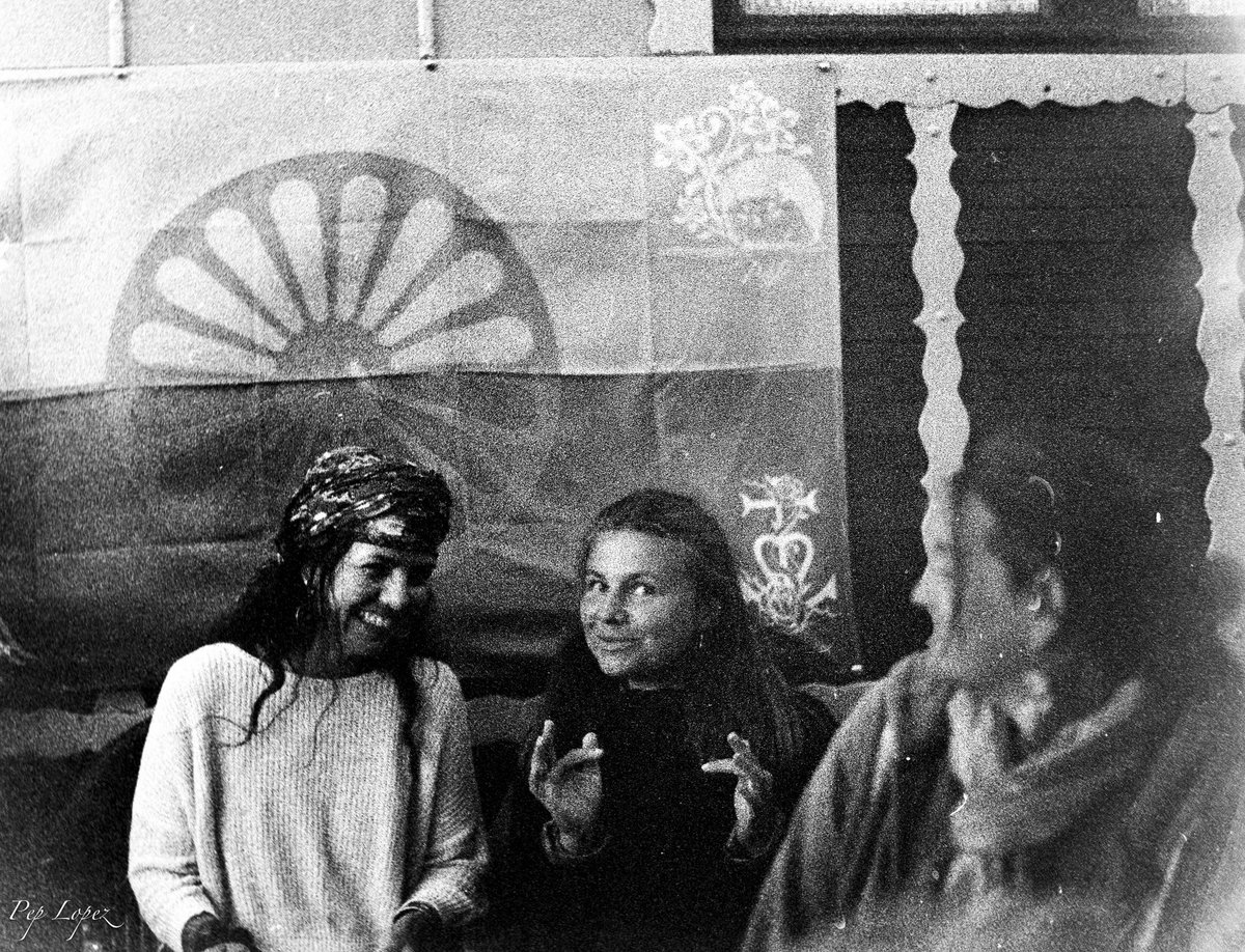 PepLopez6's tweet image. Campament gitano

Ilford Delta 3200 &amp;amp; Canon Eos 1 NRS
Tetenal paper &amp;amp; Escudellol Forte

Saintes Maries de la Mer, Occitània, maig 2024

Analogue photo, no digital retouch

#gipsy #analogue  #Retrat  #portrait #film  #dona  #saintesmariesdelamer #girls #saintesmaries #gypsies