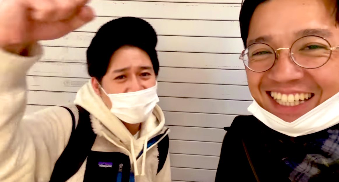 totto_kozeriai's tweet photo. 【トットの日常】

M-1準々決勝進出㊗️
大阪9STからの帰り、
新幹線降りてから再度合流して
嬉しい気持ちを！！

https://t.co/Nwv5avJHrI…

#1回でも多く漫才できますように 
#M1ラストイヤー　#トット
#トットの日常 https://t.co/Wi8eerDW6G