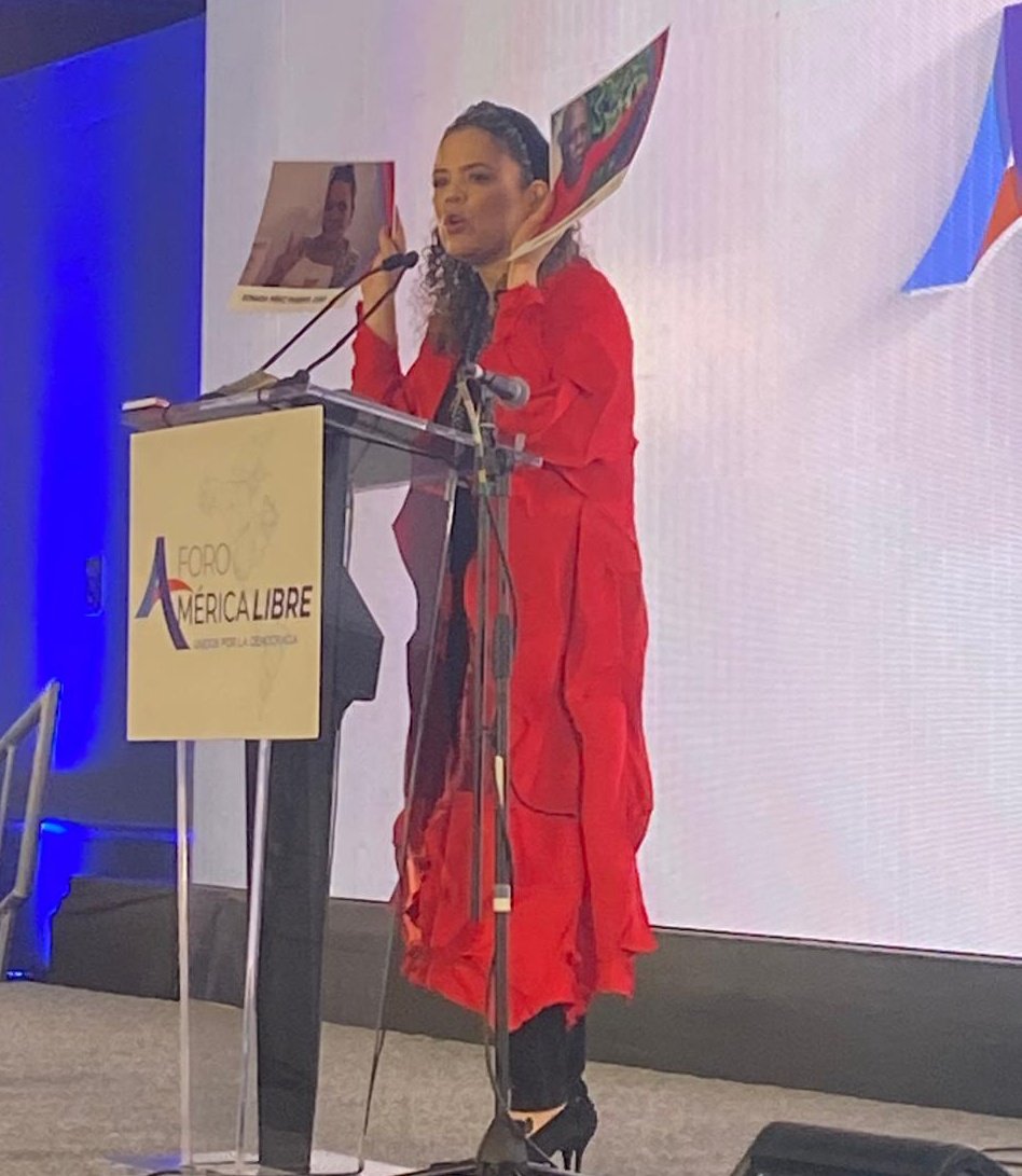 observacuba's tweet photo. 🔵 Ayer en el Foro América Libre la presidenta de la @ODCA @marianagc  exigió la libertad de Loreto Hernández García y Donaida Pérez Paseiro y de todos los presos políticos cubanos. 
#Cuba https://t.co/GtAeHfbznB