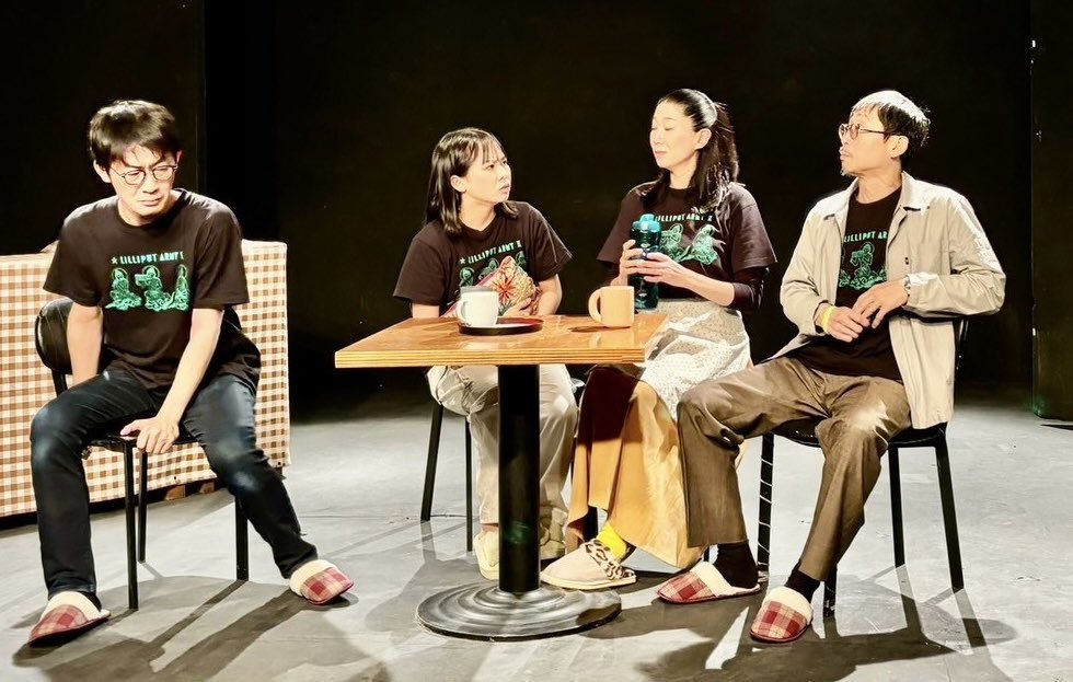 narumidayoon's tweet photo. あっという間の6日間。
韓国劇団さん達との交流これからも続いたらいいなと思う始まりでした!
韓国の演劇人の思いや優しさを沢山感じ日本から離れてお芝居できた事に感謝です!
今回は韓国劇団さん側と金君のプロデュース。
11月28日からは
#MIXJAM さんの企画‼️
また稽古してええ作品に仕上げます! https://t.co/wwNgjwZSk7