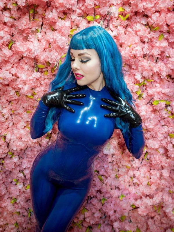 Latexfa239 tweet media