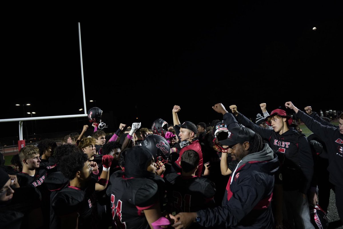 CHE_Fball's tweet photo. The season ended last night with a tough loss to a tremendous Washington Township football team.  

This group cemented their legacy by putting Cherry Hill East football back on the SJ football map. What they accomplished will live on forever. 

Thank you to our seniors 🔴⚪️⚫️❤️ https://t.co/DaHKk5V3Ew
