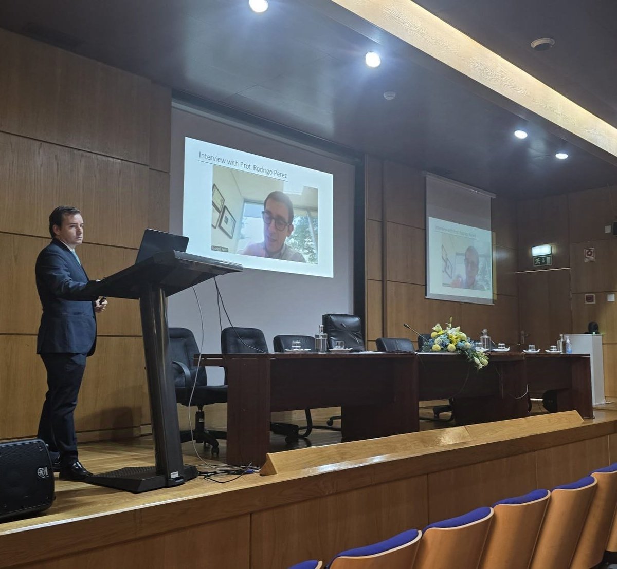 pedbotel's tweet image. Today I was invited to talk about CME for  right #coloncancer!

 📚which evidence?
🏋🏽‍♂️💪🏽how to implement a training program?

I would like to thank Prof. @R_Perez_MD &amp;amp; @MiguelCunhaSurg for your contribute!

Thank you @MiguelSemiao for the invitation!
@escp_tweets @YouESCP