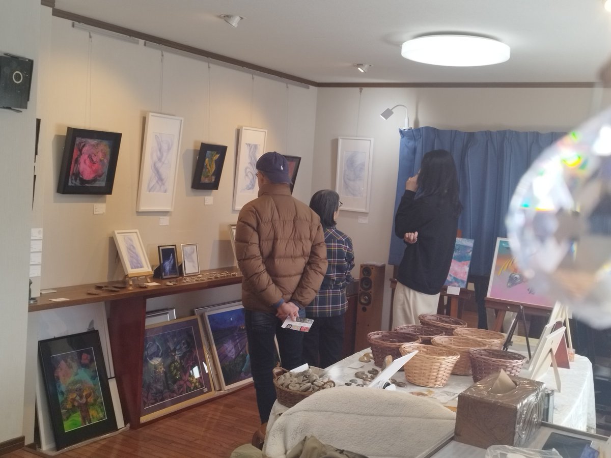 gallery_nijiris's tweet photo. 本日、四日目！ありがとうございました✨️
#ギャラリー　#展示　#小野路　#町田市 https://t.co/7tCd40HsYQ
