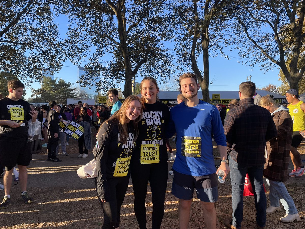 SHS_ATtips's tweet photo. Sterling alums repping the Rocky Run https://t.co/RgAjiS9pBX