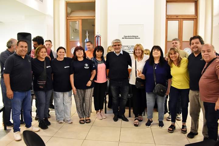 waltercorreaok's tweet photo. Participé de una charla en la histórica casa de CGT en Córdoba, junto al delegado de Unión Obrera Ladrillera sec. Córdoba capital, Leandro Vallejos Arce, acompañados por representantes de las tres centrales obreras. https://t.co/Ig8V88Uyxj