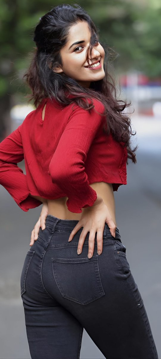 Varunreddy_208's tweet photo. RUHANI SHARMA 😝