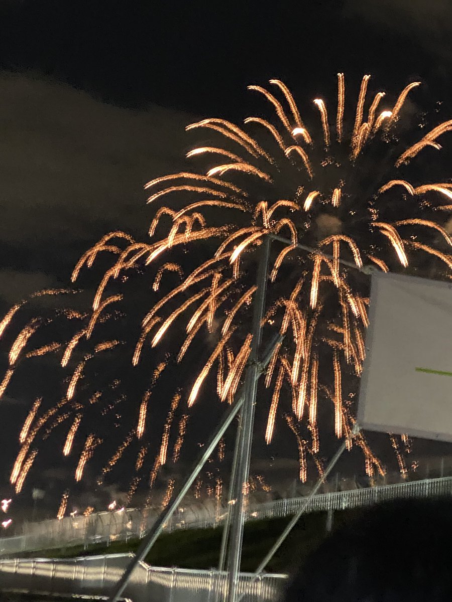 REXdesuuu's tweet photo. 少し遅めの🎇 https://t.co/muHl7FxjNC