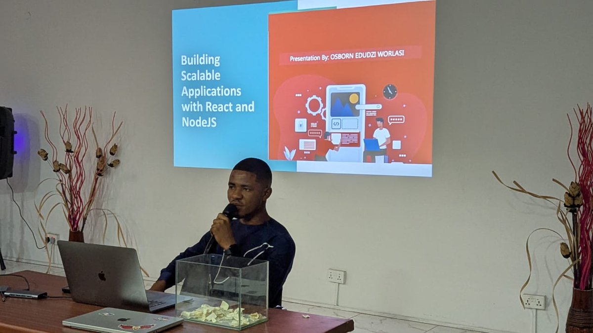 kwekutech's tweet image. 🔥LIVE NOW🔥

Osborn Worlasi is taking us on a dive into building large-scale React and Node.js apps with battle-tested patterns! 🚀💪 Ready to up your dev game? You don’t want to miss this!

Join us at #reactghanameetup to learn the secrets of scaling like a pro. 

@ReactGhana