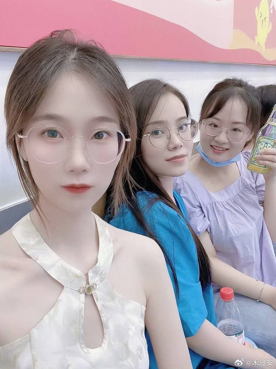【网友投稿 No.1176】反差眼镜小姐姐 #眼镜娘 #眼镜妹 #投稿 #反差 #投稿曝光 #女友 #女友分享 
#女友系列 #女同学 #女同事 https://t.co/0D4uOMOlBA