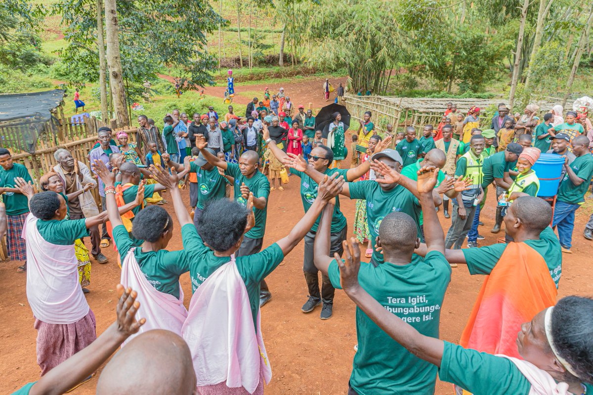 ARCOS Network (@arcosnetwork) on Twitter photo Today, in <a href="/RusiziDistrict/">Rusizi District</a> under the #KiRuCaRe project, <a href="/ARCOSNetwork/">ARCOS Network</a> together with the District launched the tree planting campagain ! Supported by the <a href="/BezosEarthFund/">Bezos Earth Fund</a>, this initiative will restore critical ecosystems in the Lake Kivu & Rusizi River Basin. Today, in <a href="/RusiziDistrict/">Rusizi District</a> under the #KiRuCaRe project, <a href="/ARCOSNetwork/">ARCOS Network</a> together with the District launched the tree planting campagain ! Supported by the <a href="/BezosEarthFund/">Bezos Earth Fund</a>, this initiative will restore critical ecosystems in the Lake Kivu & Rusizi River Basin.