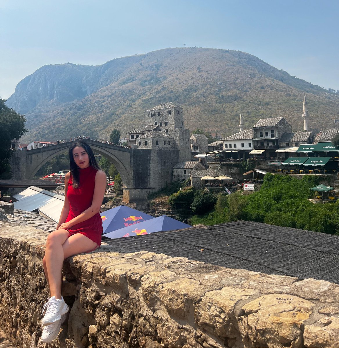 İnsan yaş aldıkça daha farklılaşıyor,sadeleşiyor,huzuru sükuneti arıyormuş...
   Ben buğün bir yaş daha aldım 🥳
   Güzellikler ve mutluluklarla dolu bir yıl olması dileğiyle 🙏
