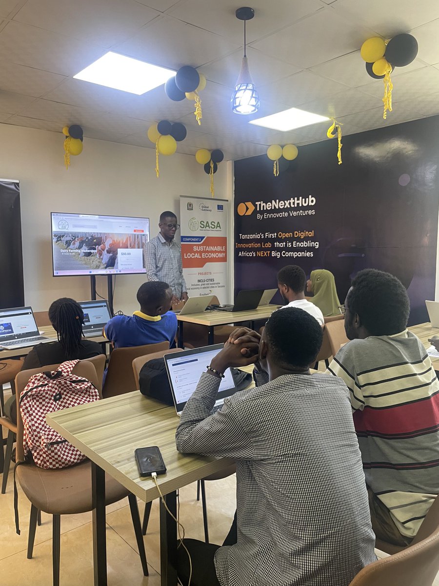 thenexthub_'s tweet photo. Thatโs a wrap on our Digify Meet up in Mwanza with @_barakamartin.
We had an interactive session exploring WordPress and equipping participants on position themselves as freelancers.
@ennovateventure @ITCnews @Enabel_Belgium @JohnNdabarasa
#DigifySkillsLab #DigitalSkills https://t.co/hgdVnep88T