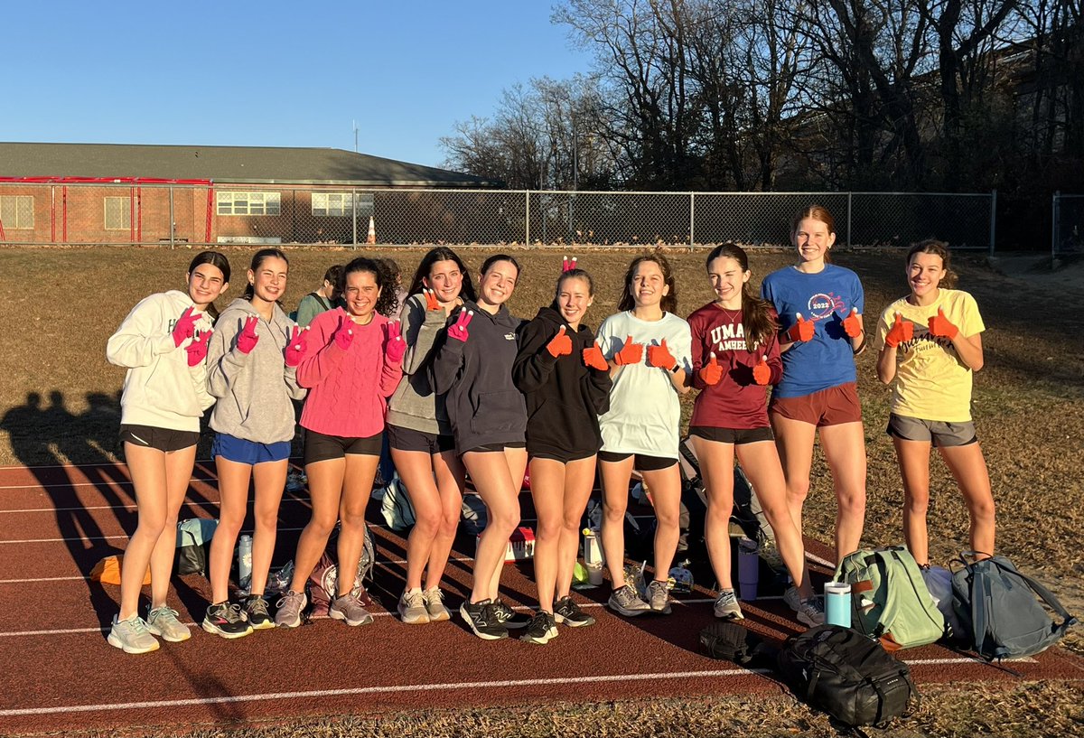 Hillers are gloved up and ready for the hills!