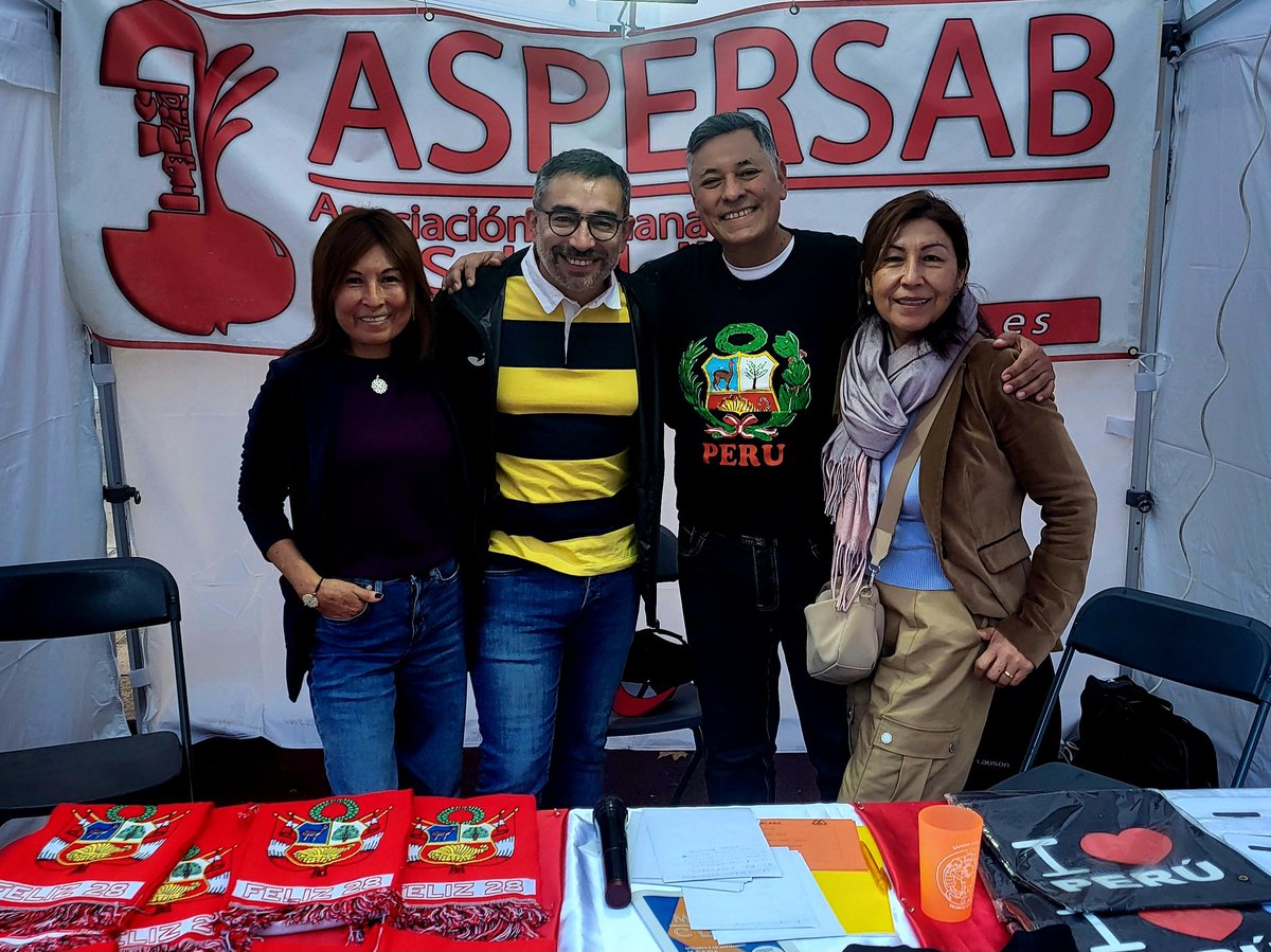 GabrielFerDiaz's tweet photo. Mati visitant paradetes de les entitats que fan realitat la decena edició de la mostra Mescla’t. Només entenen la diversitat com a riquesa de #Sabadell i del nostre país, cobtruim un món per a tothom. Veniu a la plaça Dr Robert fins a les 20 h!

🌐 #Mesclat
🟨 #ElSabadelldeTothom https://t.co/Nzaz5IxBgJ