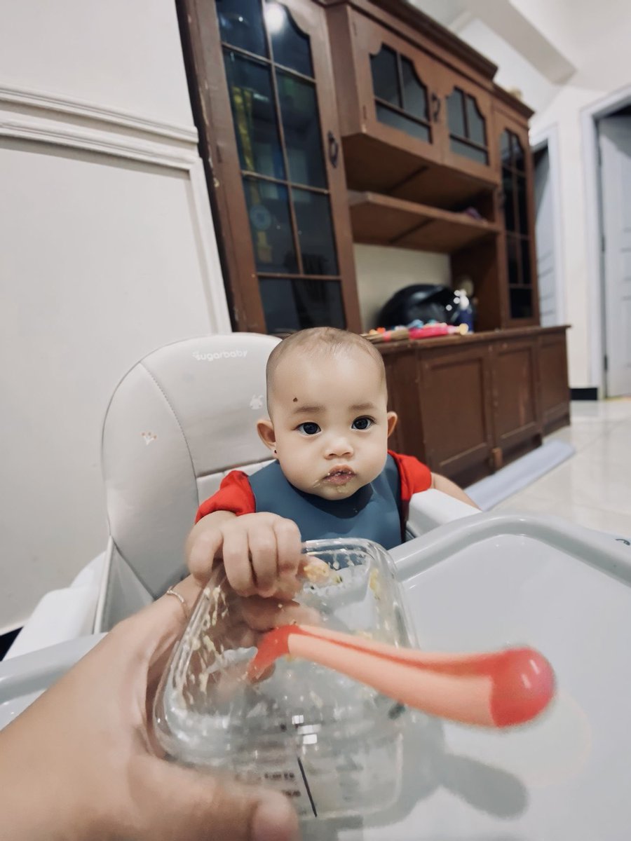 Novinda29's tweet photo. anakku cepet gede ajaaa 🤏🏻🤏🏻🤏🏻 https://t.co/mbL3uxocsA