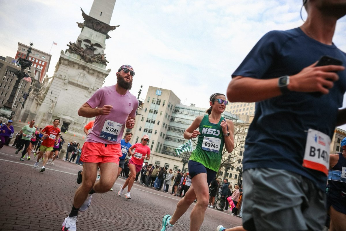 Circle city is showing off 👏

#BeMonumental | <a href="/IndyDT/">Downtown Indy, Inc.</a>
