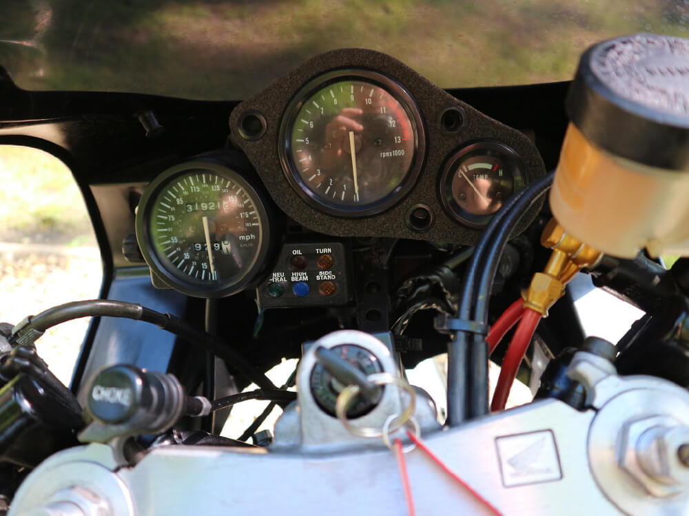 mototingle's tweet image. 1993 Honda CBR Fireblade in USA Colour scheme, Micron exhaust for that classic high performance sound #SC28