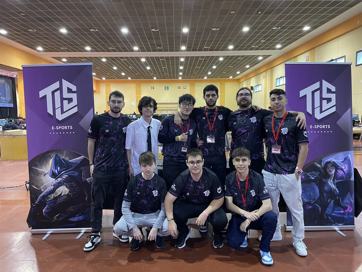 Orgullosos de nuestros chavales! La familia de TLS 🖤💜