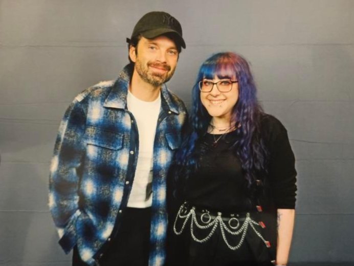 LilyJamesBarnes's tweet photo. Sebastian Stan with a fan at #comicconliverpool Thank you @Kittydeadbones 📸 for sending me 🤗 https://t.co/6KA6zsW164