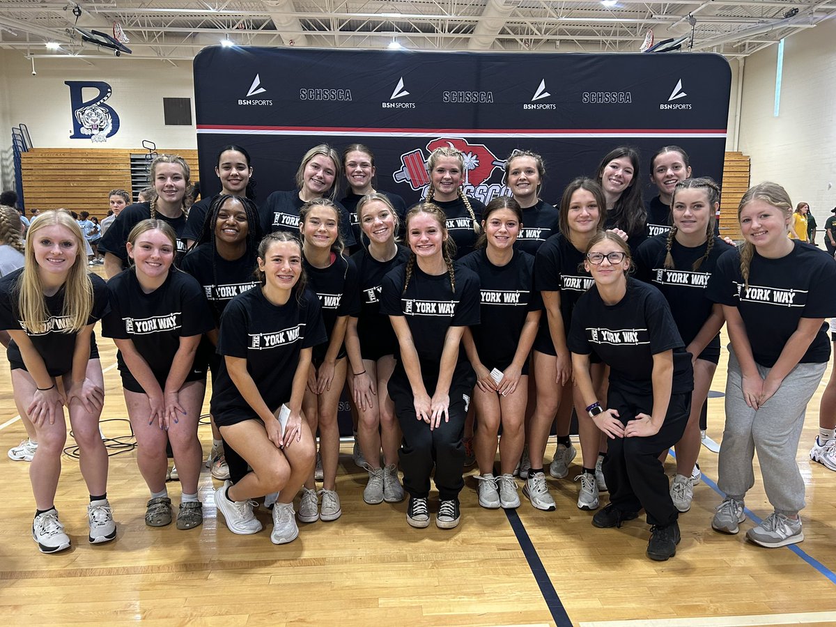 Let’s go <a href="/_YorkStrength/">York Strength</a> Ladies!!! 💪🏼