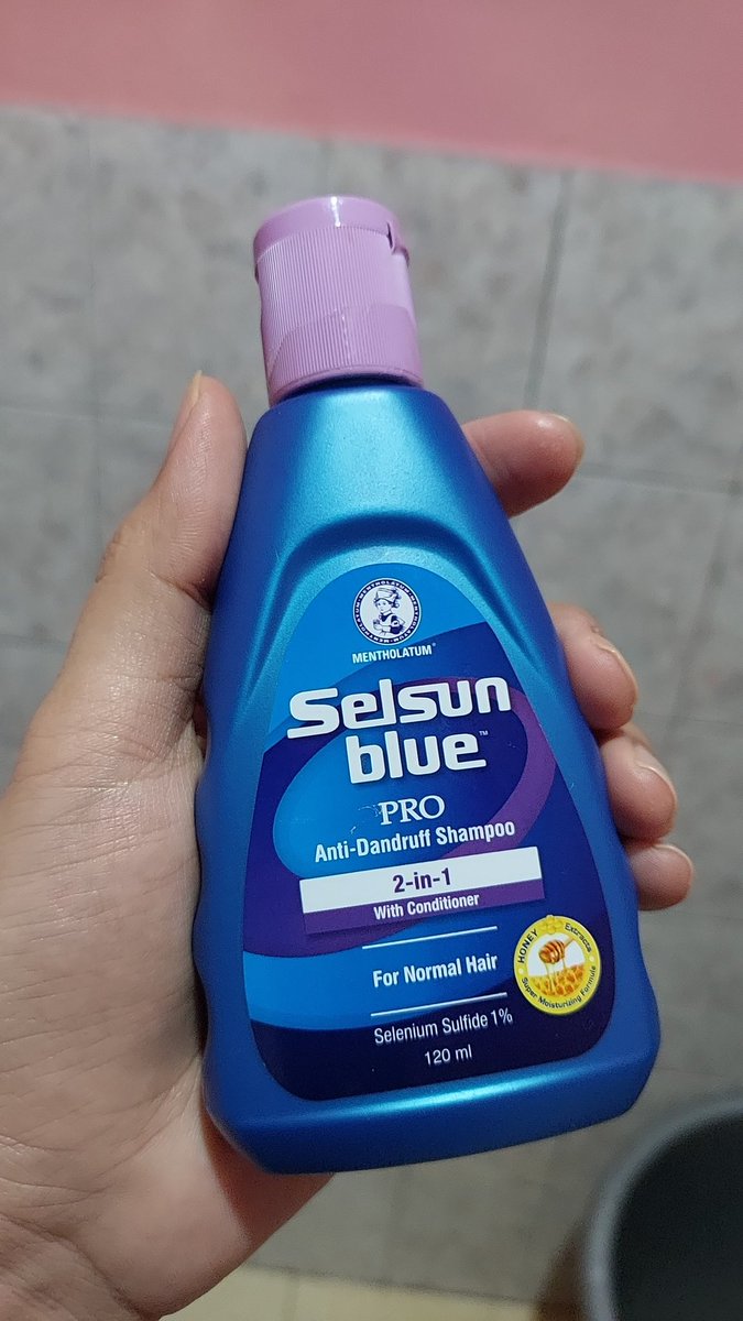 Bea17134991's tweet photo. @annjfr Ni best 👍 shampo lain x jalan dah try mcm mcm... last guna ni perghhh... https://t.co/vXixVqHi7n