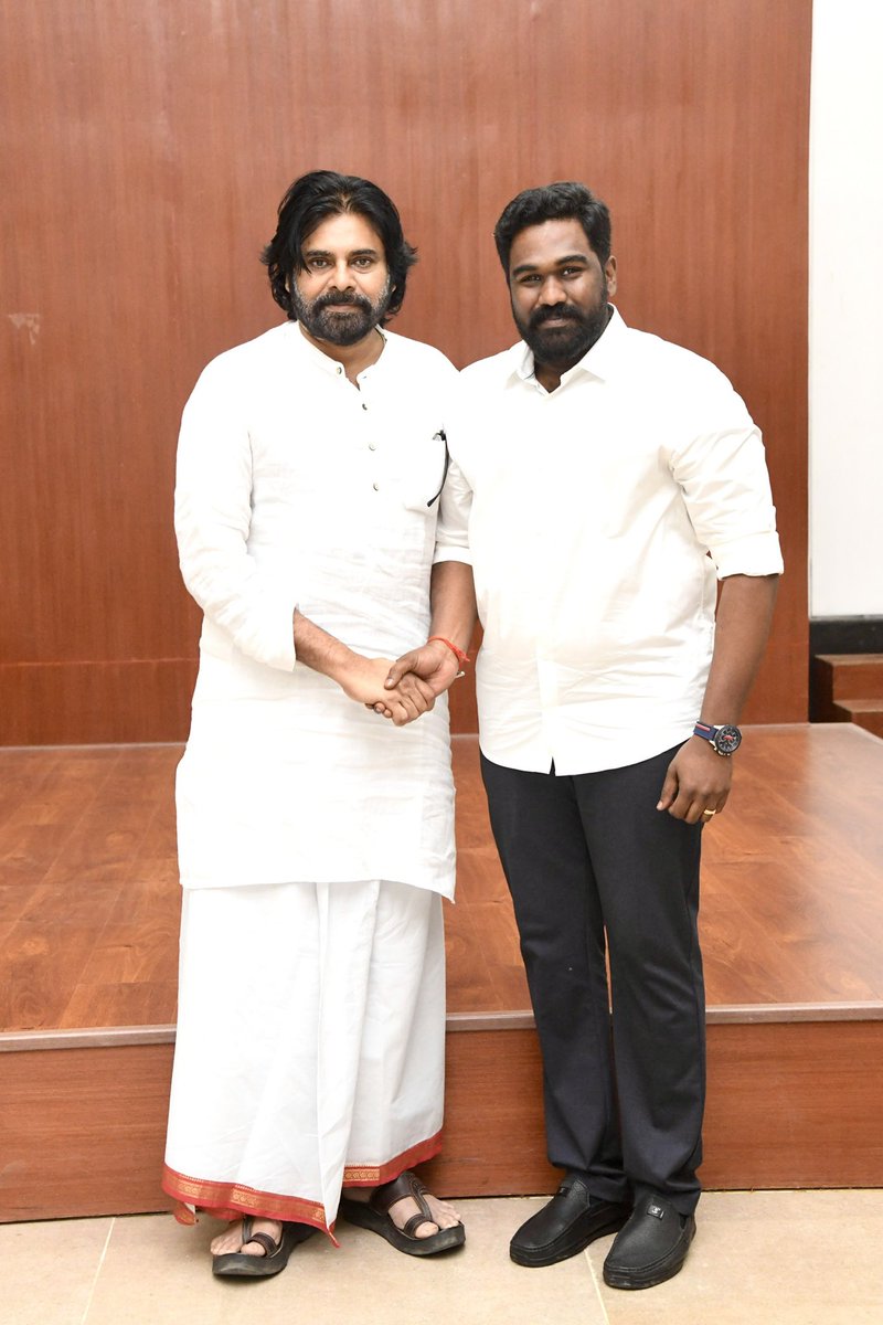 DrSandeepJSP's tweet photo. సైనికుడు యుద్ధంలో కోరుకునేది పదవి కాదు, బాధ్యత!
నా నాయకుడు నన్ను నమ్మి నాకు ఇచ్చిన చాలా బలమైన బాధ్యత✊🏽

@PawanKalyan @APDeputyCMO 

#JSPForNewAgePolitics https://t.co/Pao5t9AvAQ