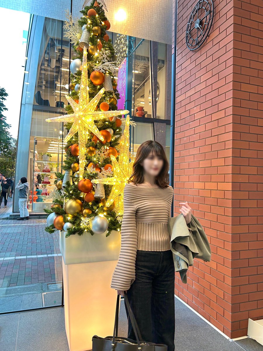 skawnger0715's tweet photo. billsが大好き🥞🥑✨
もうクリスマスツリーの季節なんですかね❔🎄
#laubeblanc × #l_or のフルコーデ🤎🤍 https://t.co/GT05Vdjklx