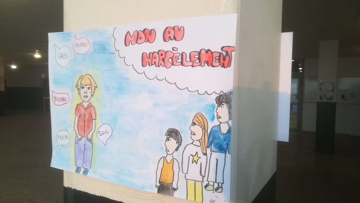 Jeudi, c'était la journée #NonAuHarcèlement 
Au programme : dress code*, happening*, chanson Effet de masse de <a href="/maellemusic/">maëlle</a> reprise par notre chorale, dessin, phrase choc,... 
"Ton problème, c'est mon problème".