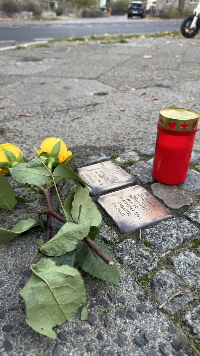 Blue Skywalker tweet media