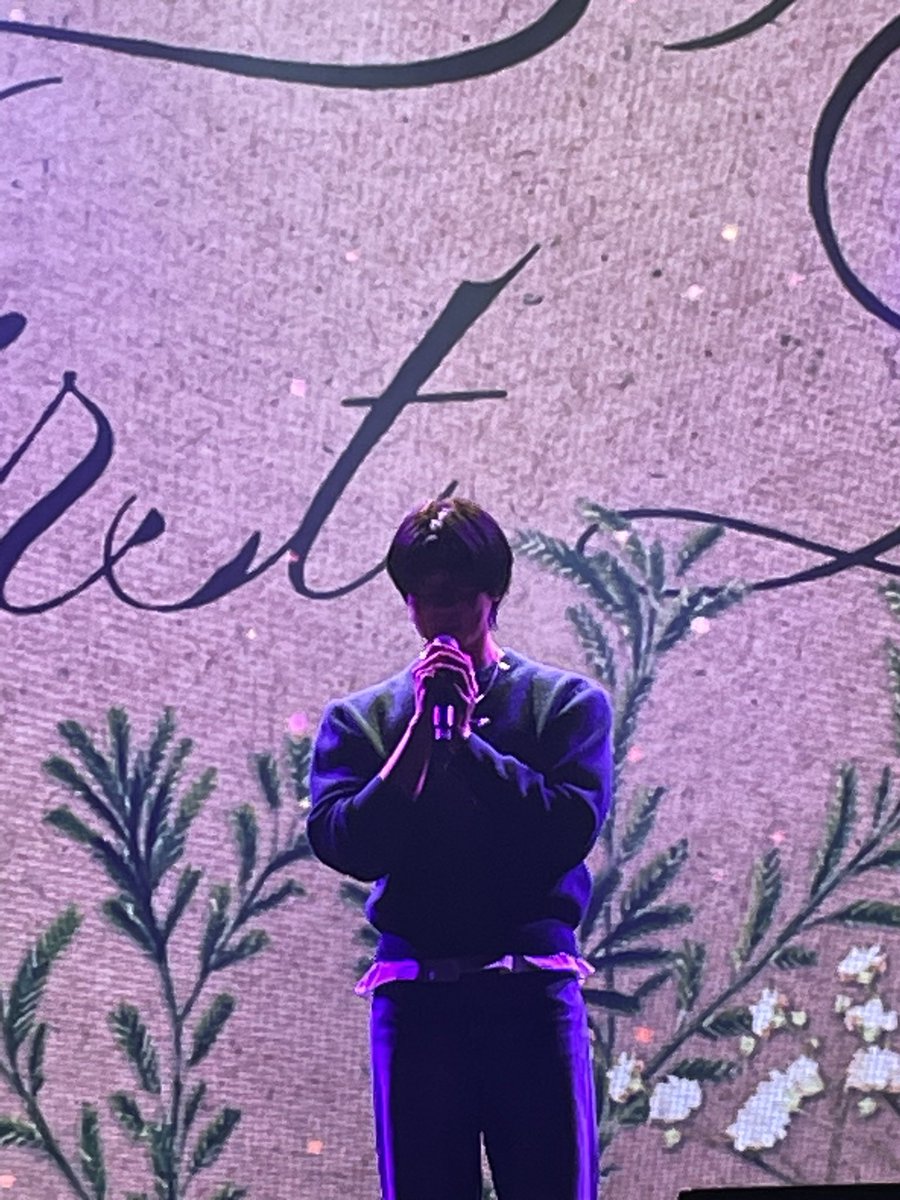 chaeck_93's tweet photo. 아니 어깨 ㄹㅇ 67cm 맞는 듯 https://t.co/yoxdMcBlWy