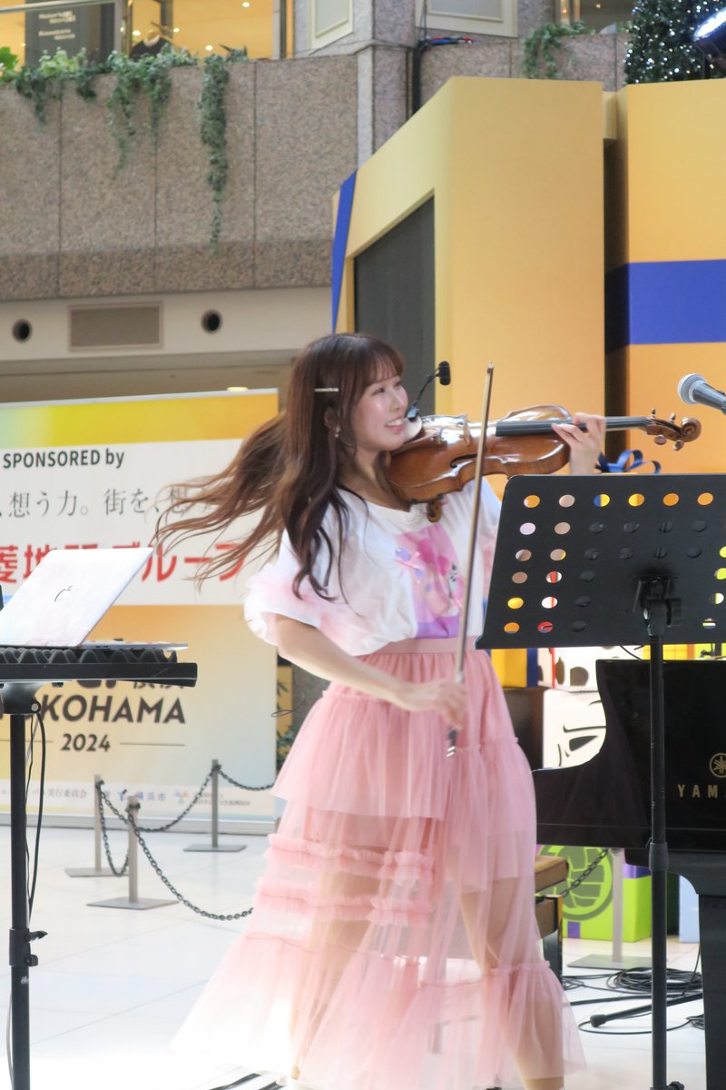 koh_katoh's tweet photo. みなとみらいピアノサミット🎵クラシック✖️アイドル🥰雪見もかさん！🎻🤗
#みなとみらいピアノフェスティバル #みなとみらいピアノサミット #MMPF #雪見もか https://t.co/Kouvw6DnaH