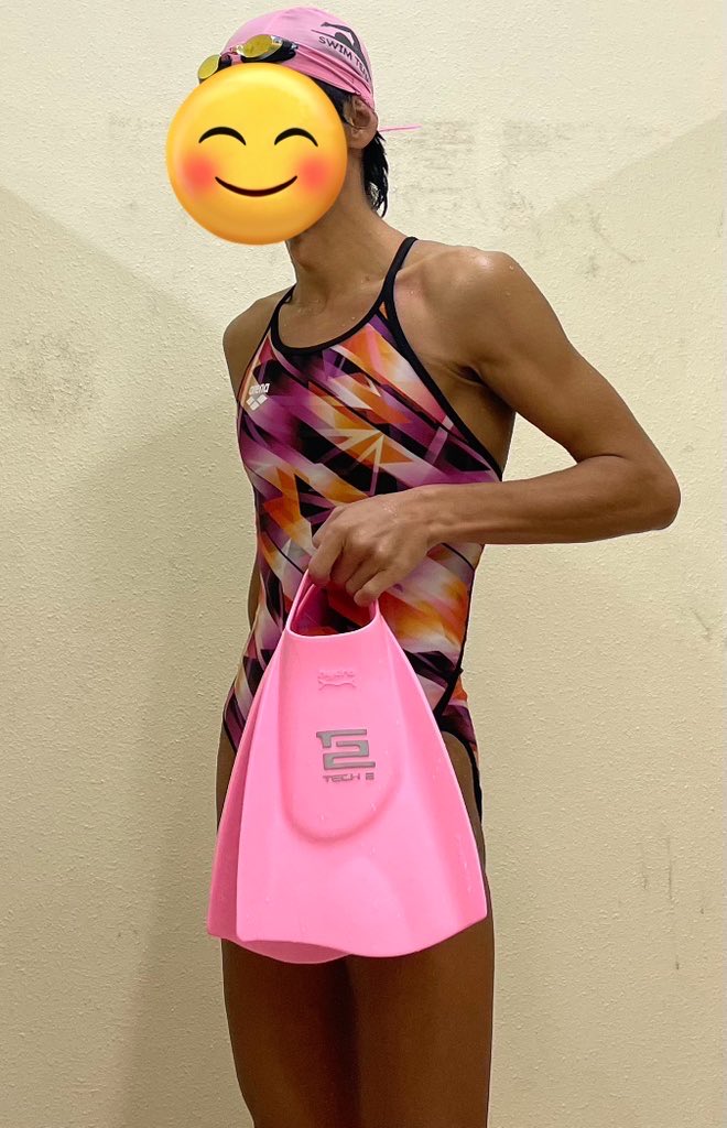 resuima2's tweet photo. ⑱アリーナ 練習用水着 オレンジ
クローゼット内の水着紹介でラストになる水着です。ピンクも入ってますがカラーはオレンジになってます。 https://t.co/AZea84RiY2