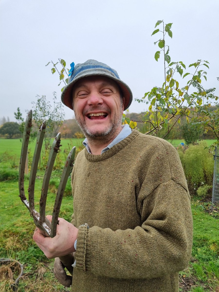 fruitnutvillage's tweet photo. Some great work carried out today at #PebbleMillPlayingFields #SellyParkSouth. Even in November we're finding plenty of grass growth... lots of weeding and edge tidying to do. #STCommunityFund https://t.co/JuQgbZuhIr