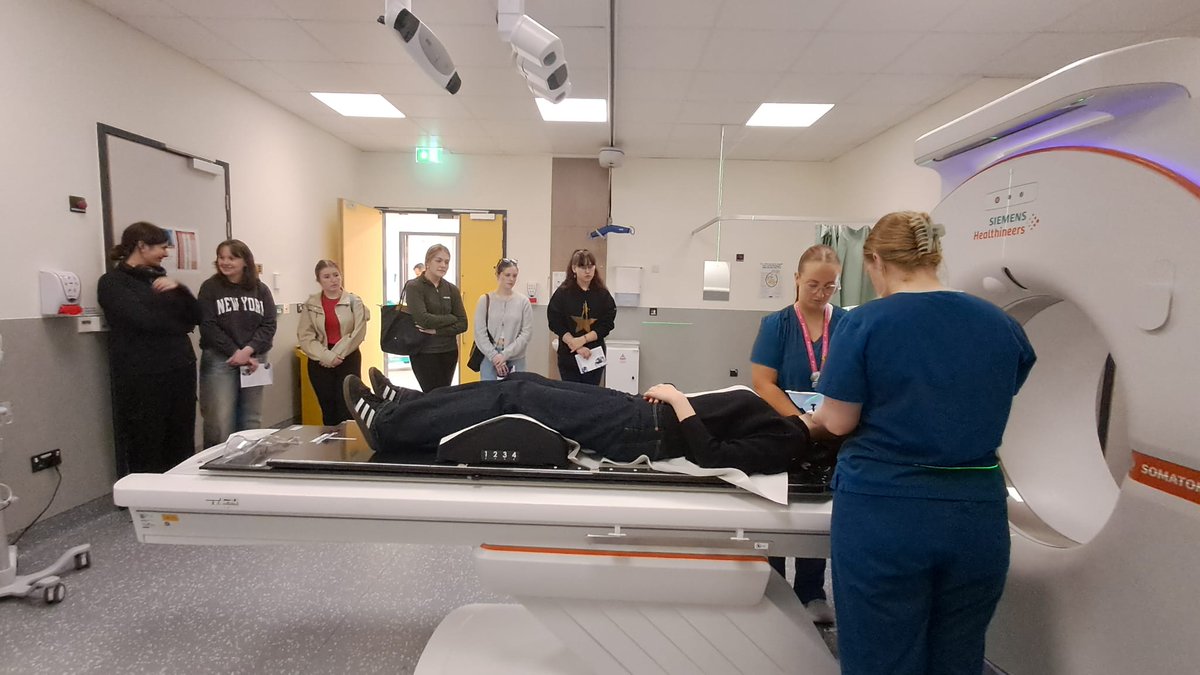 Still celebrating #WorldRadiographyDay, we held and Open Day for potential Radiation Therapy students #RTT in our Radiation Oncology Dept in Galway. Promoting awareness and gaining interest in the dedicated role of the Radiation Therapist  <a href="/iirrt/">Iirrt</a> @TCDRadTher <a href="/MagsW36/">Mags</a>