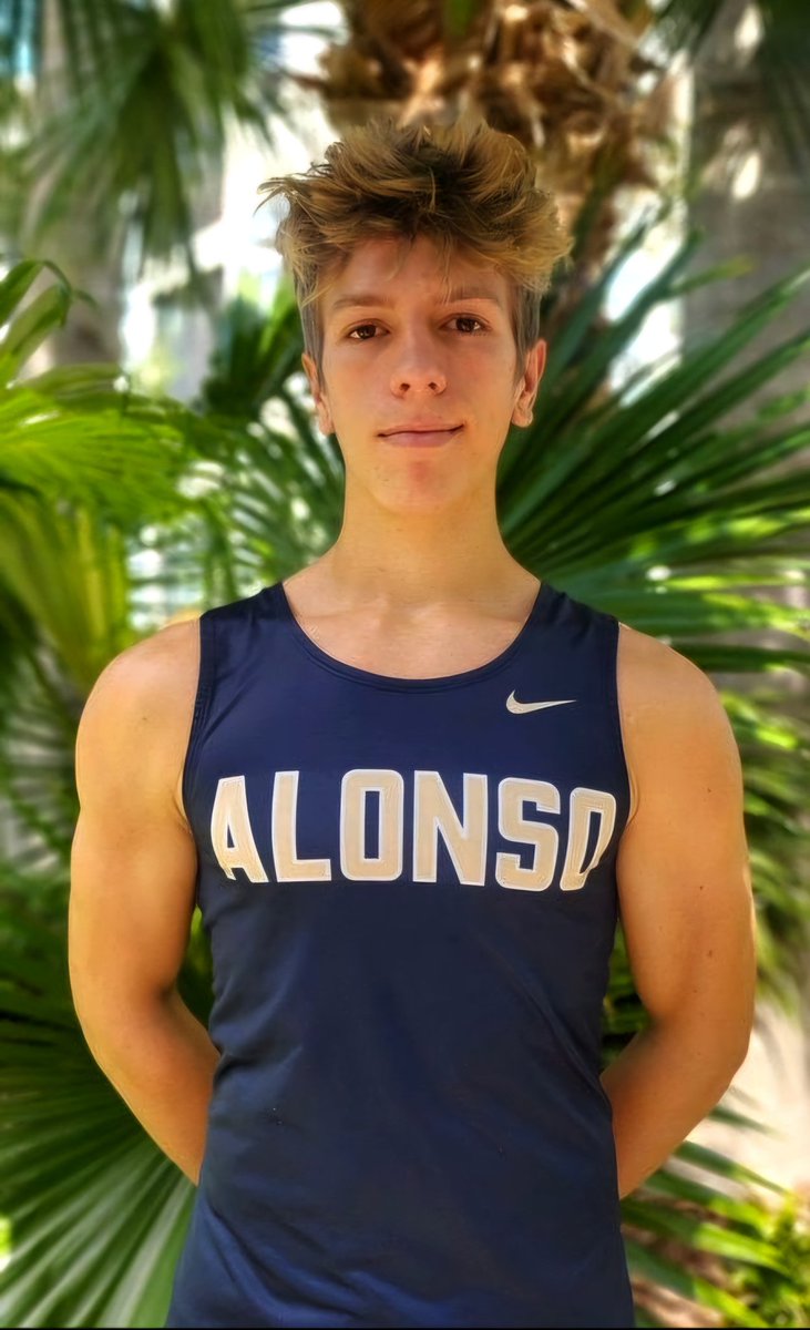 RavensXCTnF's tweet photo. Huge shout out to senior Asher Pollard for finishing his cross country season at the Regionals Saturday.  His senior year saw a new PR of 16:28. Time to rest and turn attention to track and field. Go Ravens. https://t.co/5NS2IQ2t8D