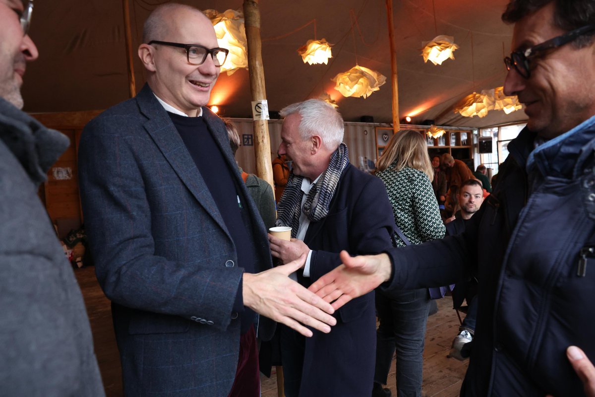 David Cormand🌻🇪🇺🌍🌏🌎 (@davidcormand) on Twitter photo Échanges avec Cyril Briffault et Arnaud Dauxerre, qui se battent pour sauver l'usine de papeterie de la Chapelle d'Arblay depuis 5 ans ➡️ le projet est parfaitement ficelé, l'État peut et doit s'engager. <a href="/MichelBarnier/">Michel Barnier</a> <a href="/FerracciMarc/">Marc Ferracci</a> il y a urgence ! ⚠️ Échanges avec Cyril Briffault et Arnaud Dauxerre, qui se battent pour sauver l'usine de papeterie de la Chapelle d'Arblay depuis 5 ans ➡️ le projet est parfaitement ficelé, l'État peut et doit s'engager. <a href="/MichelBarnier/">Michel Barnier</a> <a href="/FerracciMarc/">Marc Ferracci</a> il y a urgence ! ⚠️