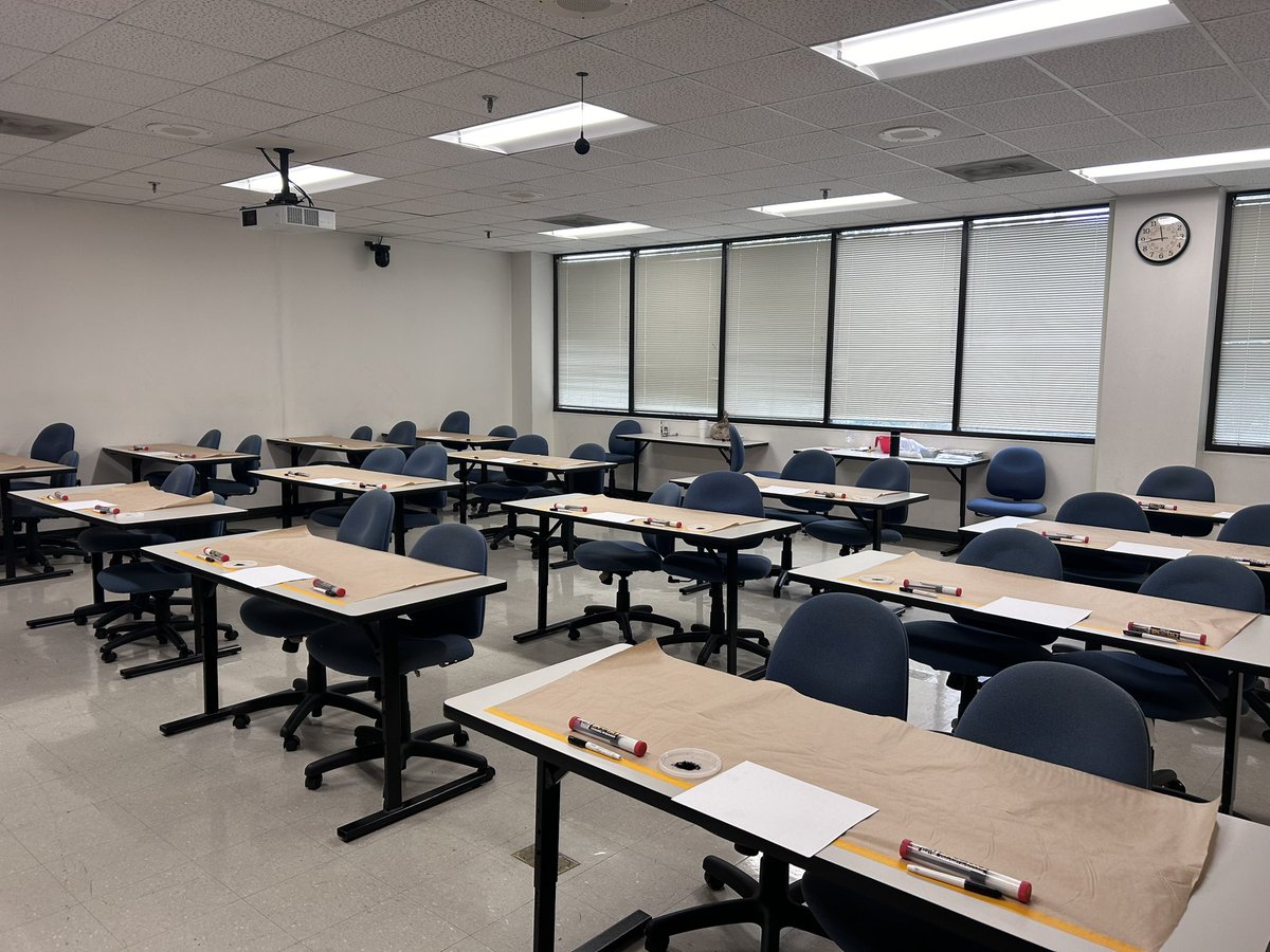 DrAndreaAllen's tweet photo. Hope all the @OneGoalGraduate students who visited me in the CSI Lab yesterday @ClaytonState enjoyed learning a few fingerprinting techniques and how to collect footwear impressions! https://t.co/udb4dMvhva