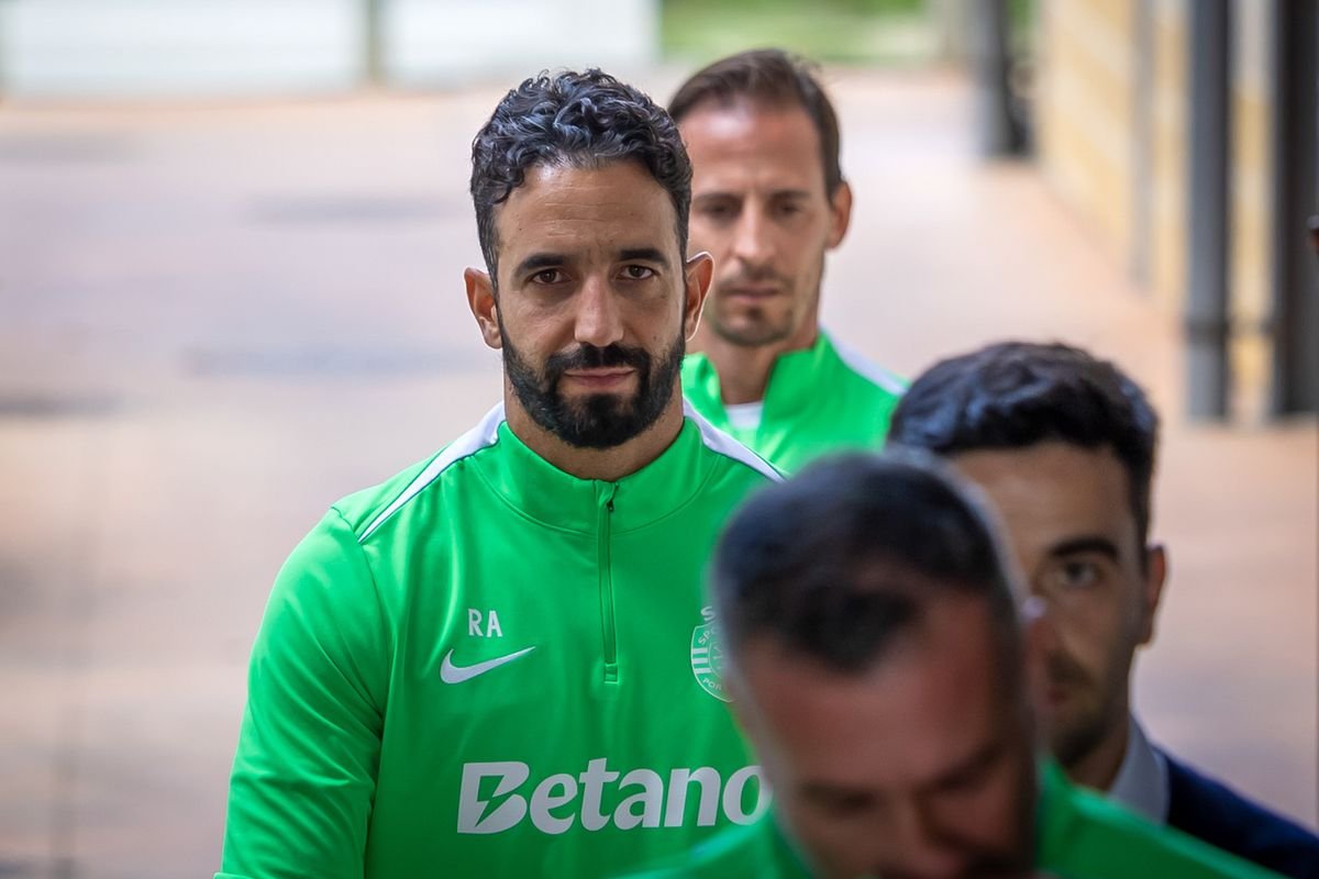 O Amorim deu o mote!

Se ganharmos amanhã, quer que os adeptos cantem "Eu quero o Sporting campeão" 👀💚